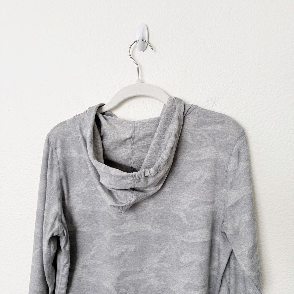 [Vuori] Pale Heather Camo Gray Halo Essential Hoodie Cropped Sweatshirt Sz Small - Picture 5 of 10